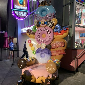 Voodoo Doughnut - Outside the shop - Bakeries Near Me - Orlando, Florida Voodoo Doughnut - Outside the shop - Bakeries Near Me - Orlando, Florida