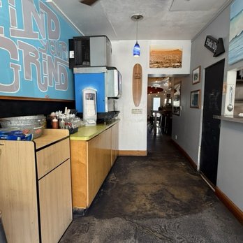 South Shore Grill - Inside - Burgers Near Me - Honolulu, Hawaii