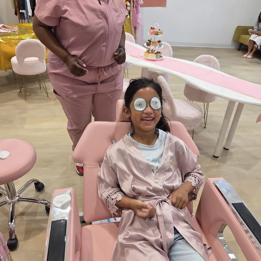 Aprilrae By The Sea - Kids Activities Near Me - Seal Beach, California