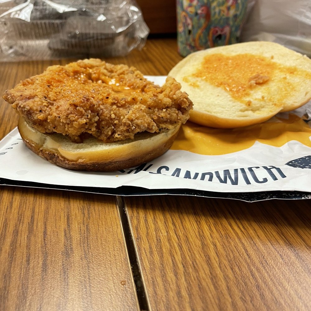 Church's Chicken - Spicy chicken sandwich - Fast Food Near Me - Pearsall, Texas
