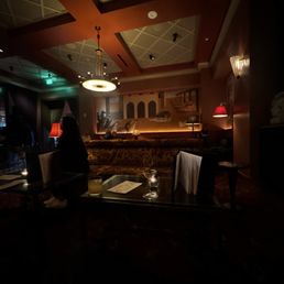 Waiting lounge/bar area