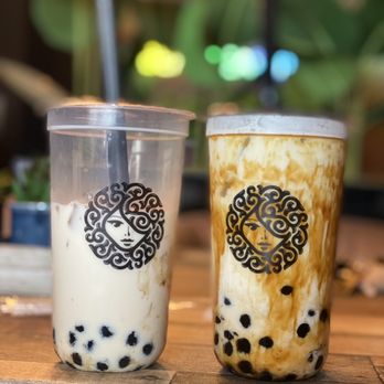 Vannie’s House - Classic brow sugar (left) & Salted caramel (right) - Bubble Tea Near Me - Aurora, Illinois Vannie’s House - Classic brow sugar (left) & Salted caramel (right) - Bubble Tea Near Me - Aurora, Illinois