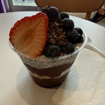 Oakberry Acai - Acai Bowls Near Me - Hallandale Beach, Florida