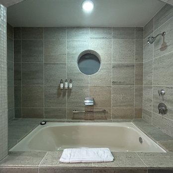 The Inn Above Tide - Bathtub - Hotels Near Me - Sausalito, California The Inn Above Tide - Bathtub - Hotels Near Me - Sausalito, California