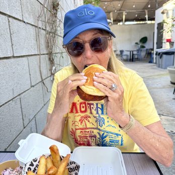 Augie's on Main - Me! - Burgers Near Me - Santa Monica, California Augie's on Main - Me! - Burgers Near Me - Santa Monica, California