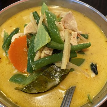 Thai Fiesta Cafe - Green Curry with Chicken - Thai Near Me - Paramount, California Thai Fiesta Cafe - Green Curry with Chicken - Thai Near Me - Paramount, California