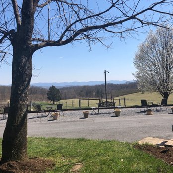 Virginia Mountain Vineyards - View - Wineries Near Me - Fincastle, Virginia Virginia Mountain Vineyards - View - Wineries Near Me - Fincastle, Virginia