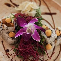 Sushi Blue - Spicy salmon and tuna roll