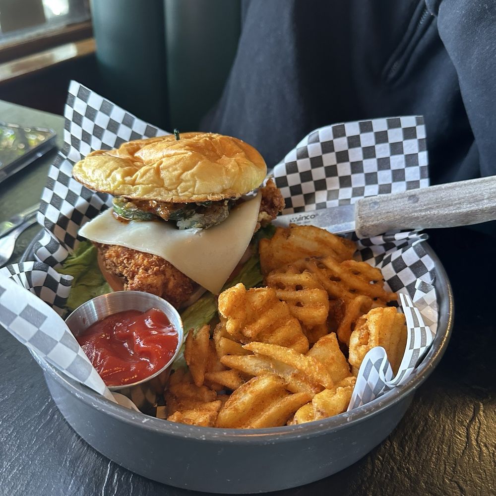 The Fox Restaurant & Brewery - Diablo Chicken - Brewpubs Near Me - Reno, Nevada