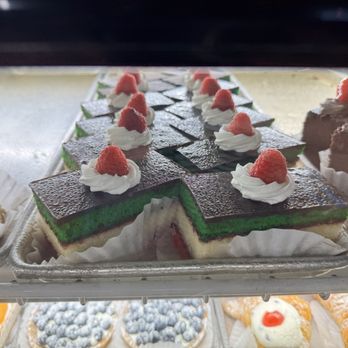 Belli Baci Bakery - Bakeries Near Me - Staten Island, New York Belli Baci Bakery - Bakeries Near Me - Staten Island, New York