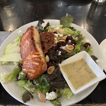 Stella's Table - Vineyard salad w salmon - Italian Near Me - White Lake charter Township, Michigan Stella's Table - Vineyard salad w salmon - Italian Near Me - White Lake charter Township, Michigan