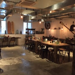 Oldish - Noisy dining hall