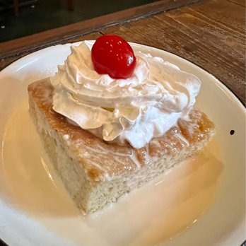 Coco’s Fire & Ice - Cinco Leches Cake - liking it for it's not too sweet, I've had cuatro but this one is cinco leches, could be the whip cream?!? (05/06/22) - Mexican Near Me - Dallas, Texas
