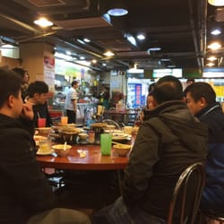 永利茶餐廳 - Inside