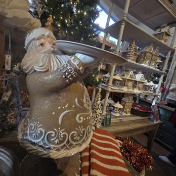 Roger's Gardens - Nurseries & Gardening Near Me - Corona Del Mar, California