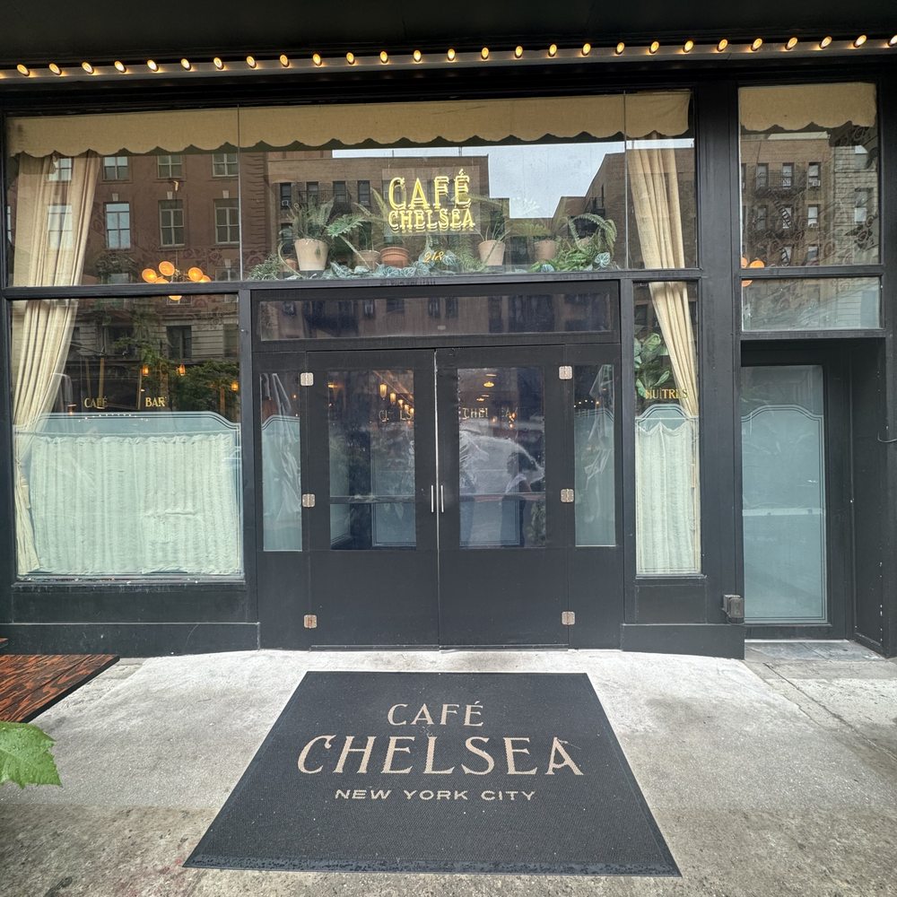 Café Chelsea - Entrance - French Near Me - New York, New York