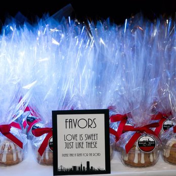 Nothing Bundt Cakes - Wedding Favor Table - Bakeries Near Me - Tucson, Arizona Nothing Bundt Cakes - Wedding Favor Table - Bakeries Near Me - Tucson, Arizona