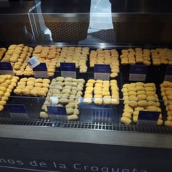 Croqueta y presumida - Vitrina con las distintas croquetas