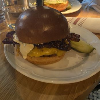 Au Cheval - The greatest burger to ever do it - Bars Near Me - Chicago, Illinois