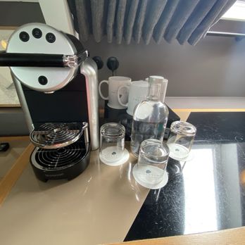 Millésime Hotel - Coffee maker, with pods, and a carafe of fresh water. - Hotels Near Me - Paris, 75