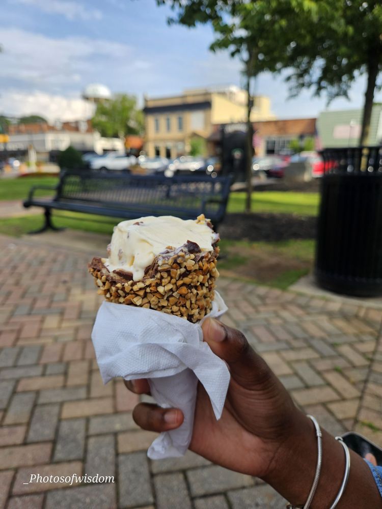 SCOOPS 76 Photos & 33 Reviews 3 Keys Ferry St, McDonough,