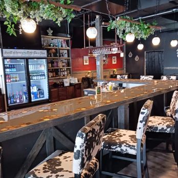 Beebe's Bistro - Bars Near Me - Jefferson, Ohio