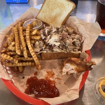 Falls City Kitchen - Smoked bbq sandwiche - American Near Me - New Albany, Indiana Falls City Kitchen - Smoked bbq sandwiche - American Near Me - New Albany, Indiana