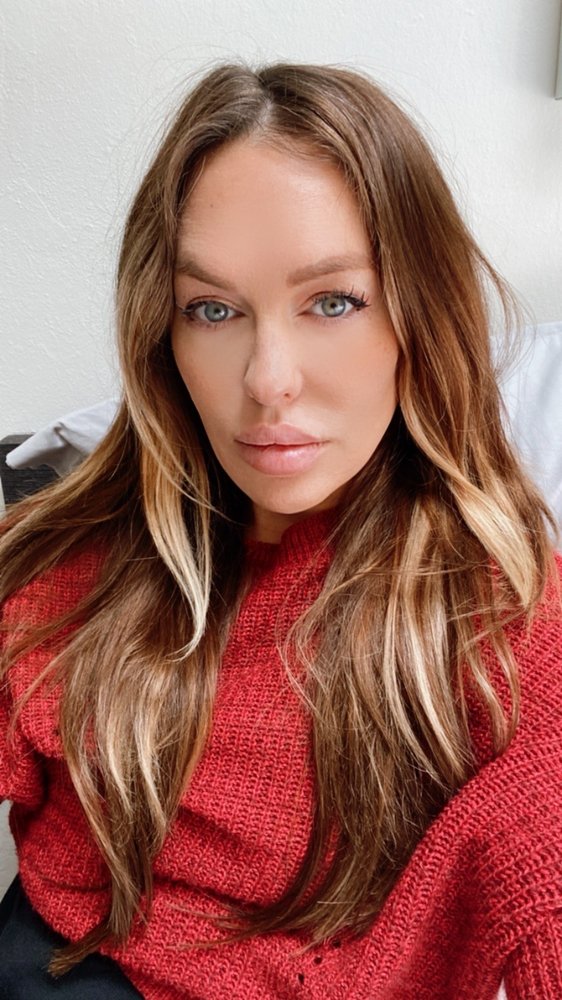 Lizbeth Venegas Logo