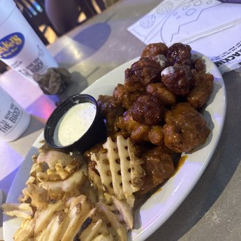 Pluckers Wing Bar - Plano - Boneless (honey bbq and 24 gold...I think) - Chicken Wings Near Me - Plano, Texas Pluckers Wing Bar - Plano - Boneless (honey bbq and 24 gold...I think) - Chicken Wings Near Me - Plano, Texas