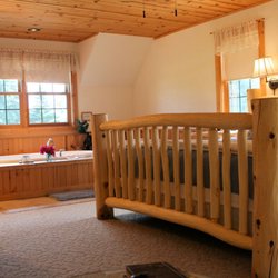 Tauschek's Pine Lodge Country Inn - The Bear Room, a beautiful retreat to unwind and relax!