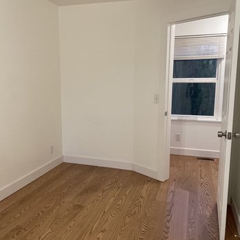 Avelar Hardwood Floors - a corner of a room - Flooring Near Me - Napa, California Avelar Hardwood Floors - a corner of a room - Flooring Near Me - Napa, California