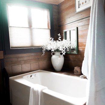 Abbey's Lantern Hill Inn - Bed & Breakfast Near Me - Ledyard, Connecticut
