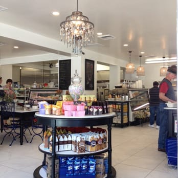 Padua Pasta Makers - Great atmosphere but needs more tables to eat in and enjoy it. - Pasta Shops Near Me - Upland, California