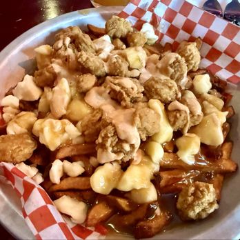 Brutopia - popcorn chicken poutine - Brewpubs Near Me - Montreal, Quebec