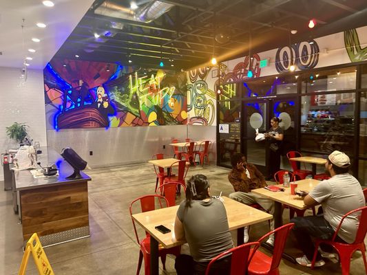 Dave’s Hot Chicken by null