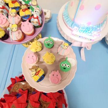 Unique Sweets - Toy Story Custom cupcakes. Mini custom cupcakes - Desserts Near Me Unique Sweets - Toy Story Custom cupcakes. Mini custom cupcakes - Desserts Near Me