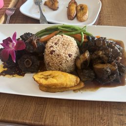 Hungry belly combo - oxtail & jerk pork