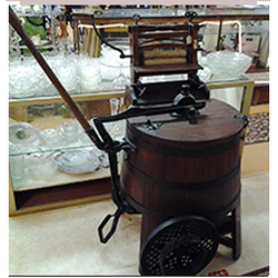 Miss Ellie’s antiques,collectibles,and more