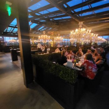 RH Rooftop Restaurant at RH Charlotte - American Near Me - Charlotte, North Carolina