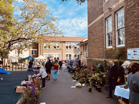 Rozelle Collectors Markets by null