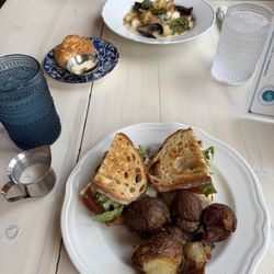 Tide & Tales Bistro and Bookstore - Breakfast sandwich & chowder