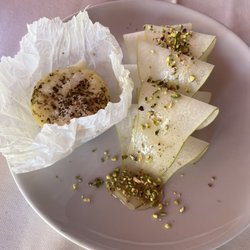 Agriteca - Baked cheese with shaved pear, pistachio and honey