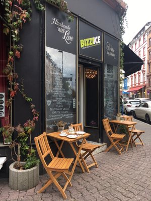 Bizziice ice cream parlor Organic Gelato Sachsenhausen by null