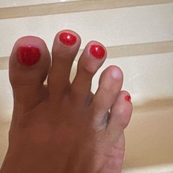 Much Luv Hair & Nails Salon - Peeling and missing polish after receiving the pedicure 5 hours prior