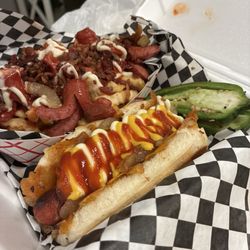 El Doggadicto - SuperDog and Salchipapas, they give you a jalapeño for the side