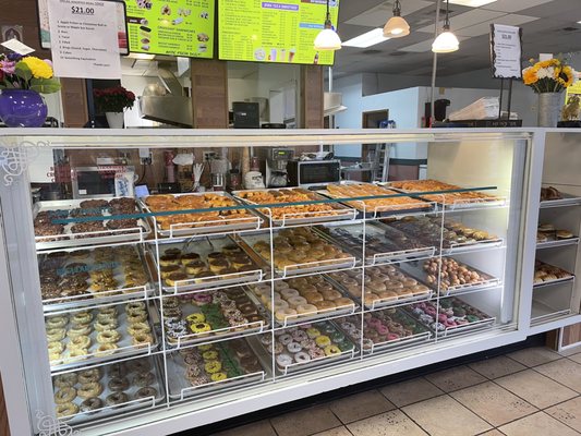 Dona Queen Donuts & Deli by null