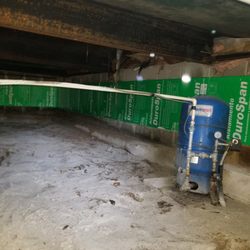 Rapid Response Restoration - Crawl space before barrier