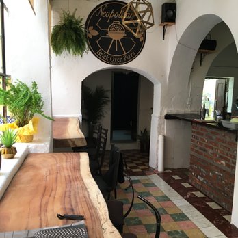 Neopolitan Pizza - Counter seating - Pizza Near Me - San Miguel de Allende, GUA