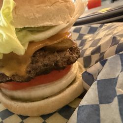 Blue Room - Bacon cheese burger deluxe