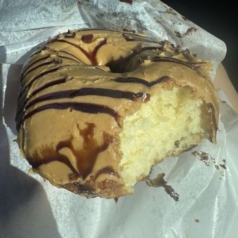 Cedar Key Island Bakery - Peanut butter and chocolate donut - Bakeries Near Me Cedar Key Island Bakery - Peanut butter and chocolate donut - Bakeries Near Me